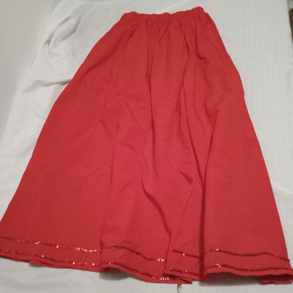 Beautiful long red skirt with sequins at the bottom, cotton and polyester - Picture 7 of 8